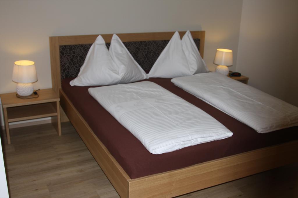 Pension & Weingut Storchenblick Illmitz Exterior foto
